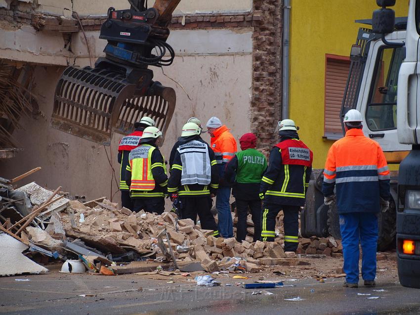 Hausexplosion Bruehl bei Koeln Pingsdorferstr P407.JPG